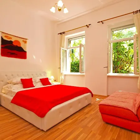 Apartment By The Sea 1093